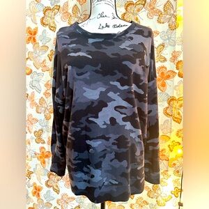 Terra‎ & Sky Black Camouflage women’s sweatshirt size 14W, 0X Casual Comfy Camo